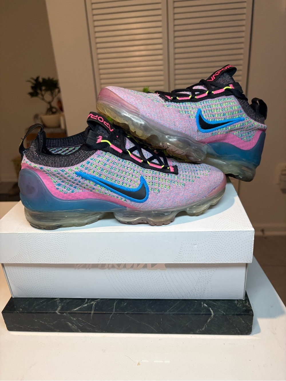 Nike Women's Air VaporMax Flyknit — Pink, Multicolor size 5.5 sneakers